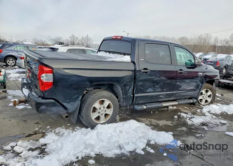 2016 Toyota Tundra Crewmax Sr5 из США, поврежденный, VIN 5TFDW5F1XGX565175